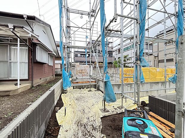 窓から眺める風景は一日の疲れを癒すヒーリングを奏でる、心地の良い時間を演出してくれます。室内も重要ですが、周りの環境もマイホーム選びの大事なポイント