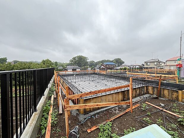 丁寧に基礎から積み上げられる安心感とともに、確かな品質へのこだわりを感じさせます 