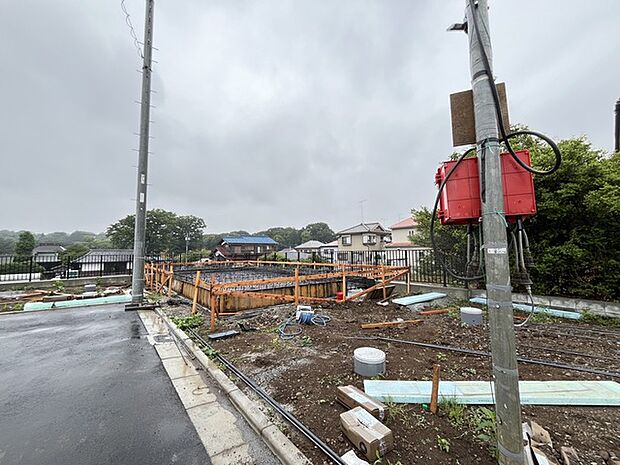 周囲と調和する穏やかな街並みに馴染む敷地。確かな土台から、新しいライフスタイルがここから始まります
