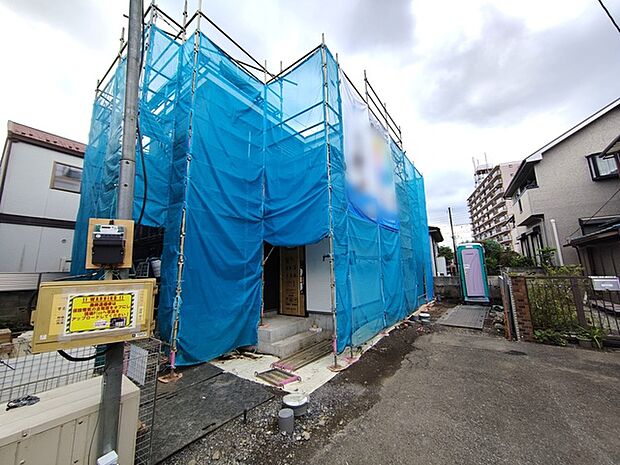 前面道路は通り抜けができないため、交通量が少なく静かな住環境です。