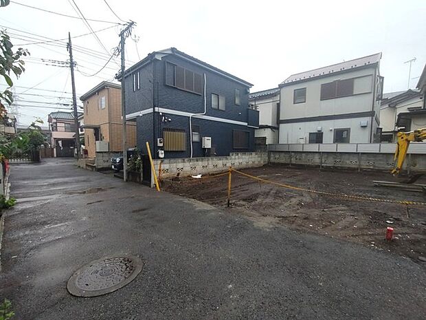 戸建てが立ち並ぶ静かな住宅街。四季折々の移り変わりを感じながら自然と楽しみ、暮らす、そんな毎日を日々の中で感じられる住環境