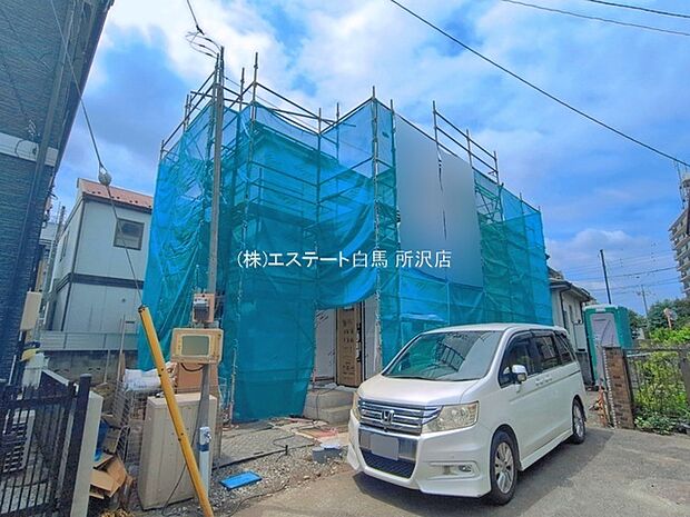 セカンドカーや来客時にも便利なカースペース3台分ございます。