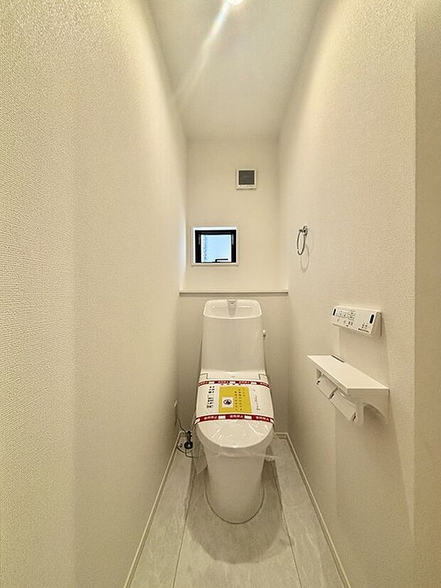 1.2階にそれぞれトレイがございます。朝の混雑時に分散して利用できるほか、ゲスト用としても使い分けることもできます。 