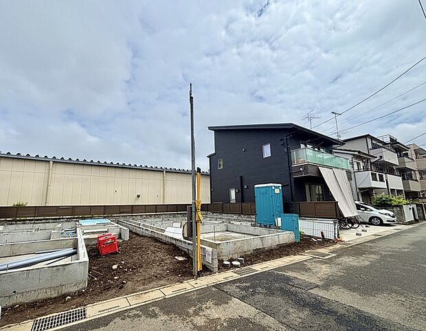 残り2号棟のみ、10月完成予定です。
