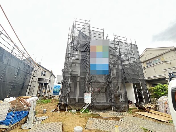 セカンドカーや来客時にも便利なカースペース2台分ございます。