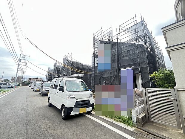 戸建てが立ち並ぶ静かな住宅街。四季折々の移り変わりを感じながら自然と楽しみ、暮らす、そんな毎日を日々の中で感じられる住環境