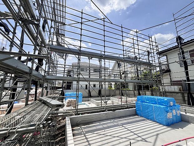 建物完成は2026年7月予定です。