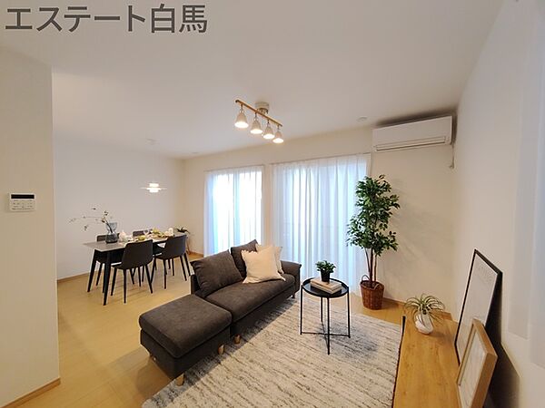 リビング/ダイニングを拡大表示