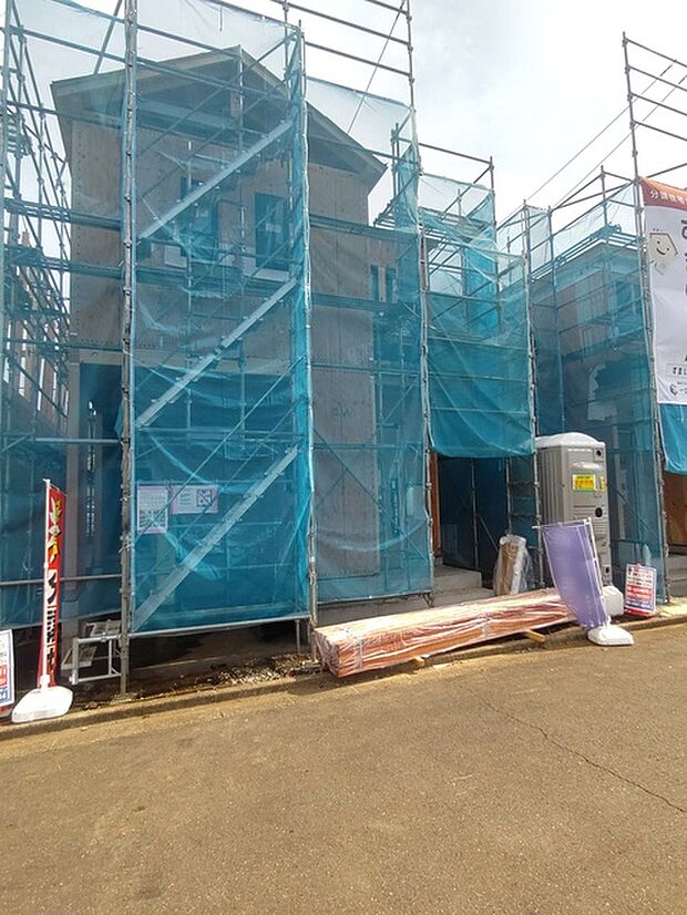 戸建てが立ち並ぶ静かな住宅街。四季折々の移り変わりを感じながら自然と楽しみ、暮らす、そんな毎日を日々の中で感じられる住環境