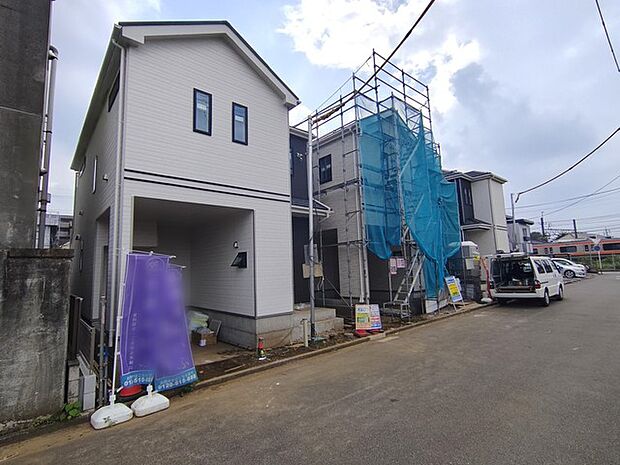 6m幅員の道路に面しておりお車の運転が苦手な方でも安心して出入りいただけます。