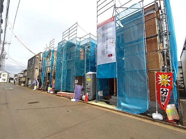 6m幅員の道路に面しておりお車の運転が苦手な方でも安心して出入りいただけます。 