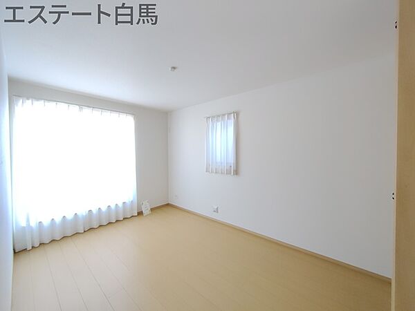 洋室を拡大表示