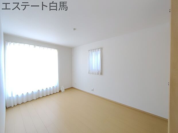 2階洋室:6.75帖 今からここを誰のお部屋にしようか、そんな洋室。大きさは6.75帖です。