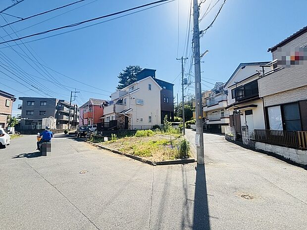 商業施設が徒歩圏内に充実、日々のお買い物も安心な環境です。