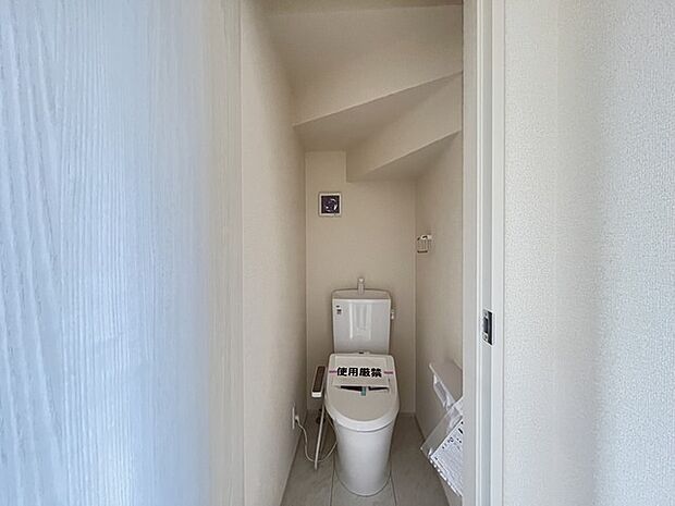1.2階にそれぞれトレイがございます。朝の混雑時に分散して利用できるほか、ゲスト用としても使い分けることもできます。