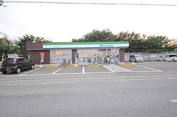 ファミリーマート所沢松が丘店(450m)