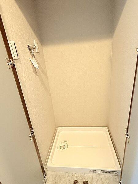 ゆとりの洗面スペースで朝の身支度もスムーズに行えます。