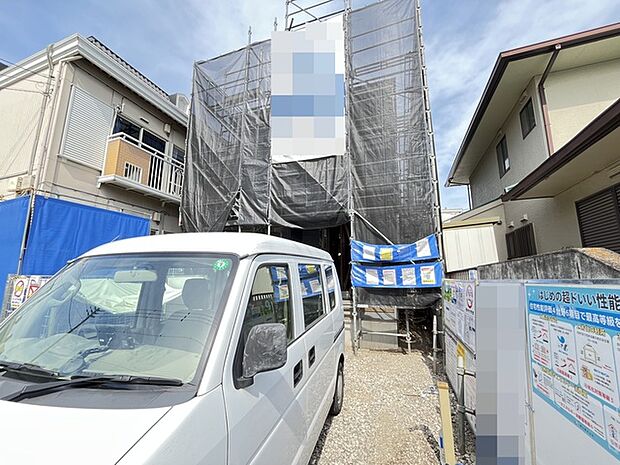 完成への期待が高まる、未来の住まいが形作られる過程の一コマです