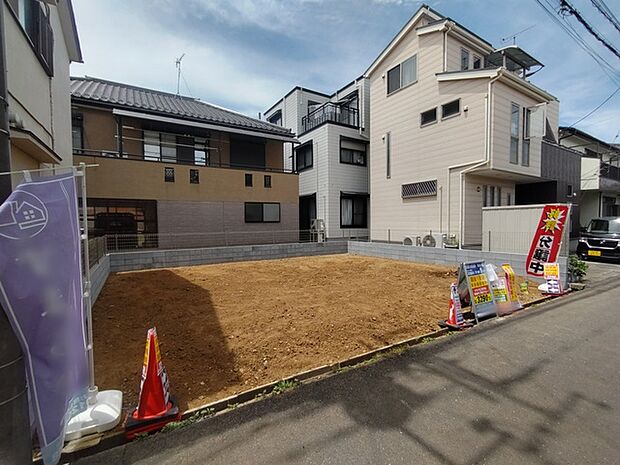 商業施設が徒歩圏内に充実、日々のお買い物も安心な環境です。 