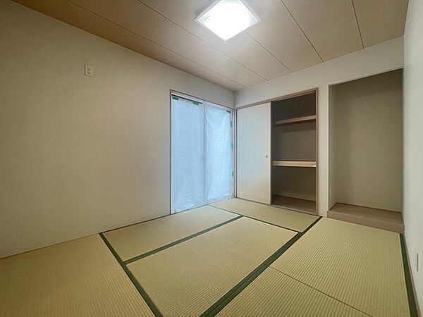 和室があるとやはりどこか心落ち着いてしまいます。客間としてもちょうど良い6帖。