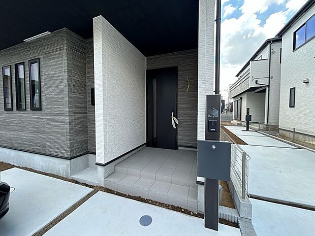 お客様をお迎えする玄関、お家の出入りもスムーズに行えます。
