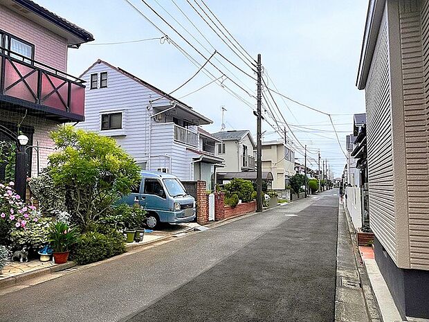近隣の街並み 区画の整った、閑静な住宅地です(15m)