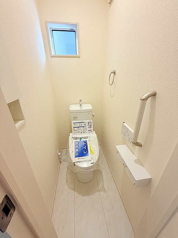 1.2階にそれぞれトレイがございます。朝の混雑時に分散して利用できるほか、ゲスト用としても使い分けることもできます。
