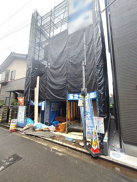 カースペースは1台駐車できます。車庫の出し入れのしやすさなど、実際に現地にてご確認ください。