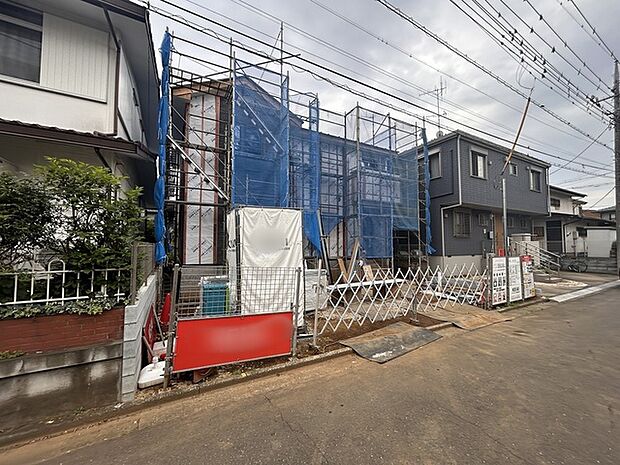完成は9月下旬を予定しております。施工例の見学も出来ますのでお気軽にお問合せ下さい。