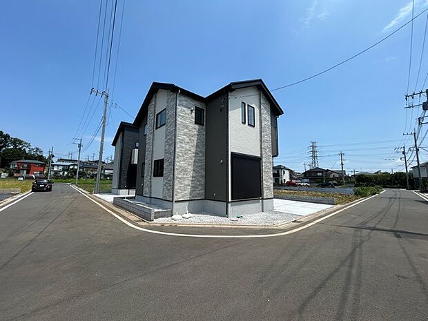 五感で感じる、現地でしかわからない事も沢山ございます。周辺環境なども一緒にご案内いたしますのでお気軽にお問合せください。