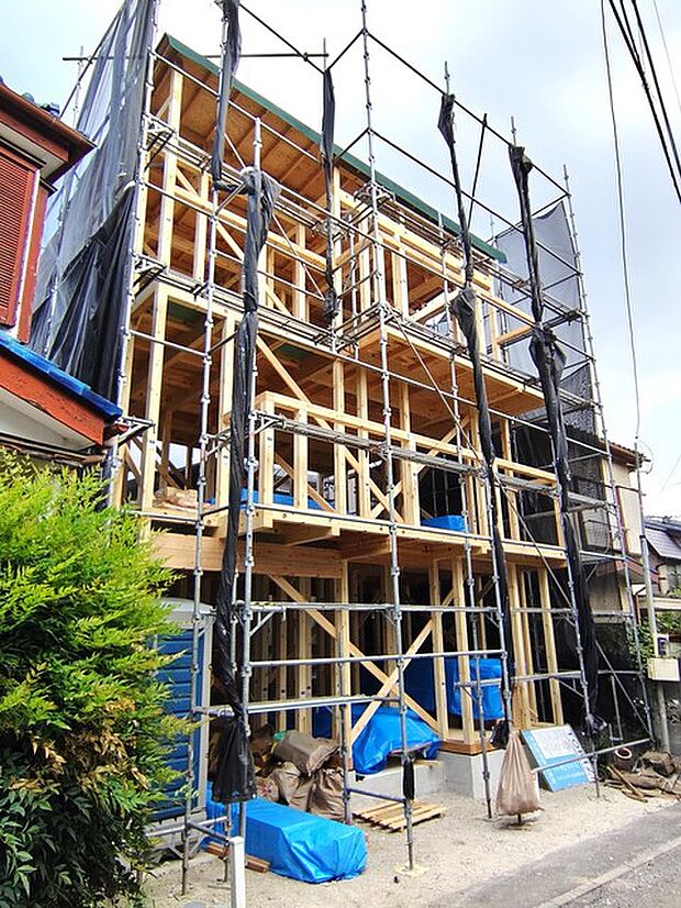 商業施設が徒歩圏内に充実、日々のお買い物も安心な環境です。