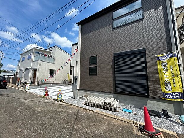 前面道路は通り抜けができないため、交通量が少なく静かな住環境です。