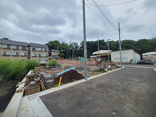 五感で感じる、現地でしかわからない事も沢山ございます。周辺環境なども一緒にご案内いたしますのでお気軽にお問合せください。