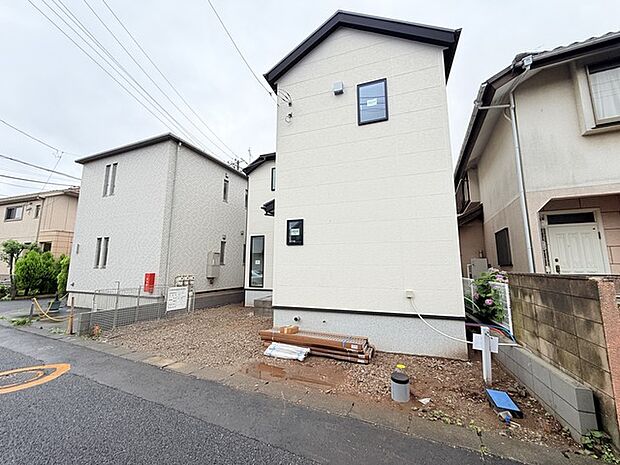 商業施設が徒歩圏内に充実、日々のお買い物も安心な環境です。