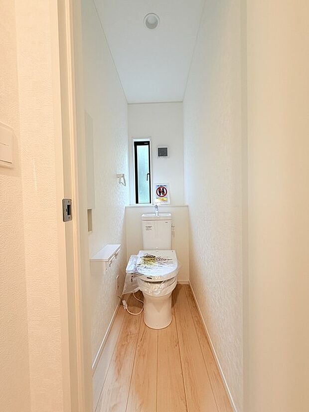 1.2階にそれぞれトレイがございます。朝の混雑時に分散して利用できるほか、ゲスト用としても使い分けることもできます。