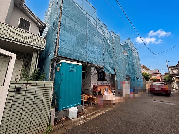 戸建てが立ち並ぶ静かな住宅街。四季折々の移り変わりを感じながら自然と楽しみ、暮らす、そんな毎日を日々の中で感じられる住環境