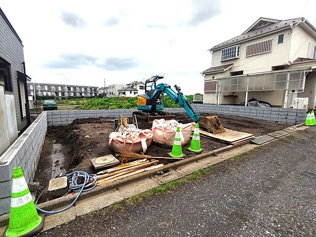 商業施設が徒歩圏内に充実、日々のお買い物も安心な環境です。