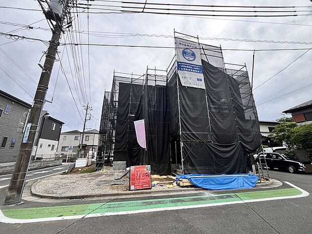戸建てが立ち並ぶ静かな住宅街。四季折々の移り変わりを感じながら自然と楽しみ、暮らす、そんな毎日を日々の中で感じられる住環境 