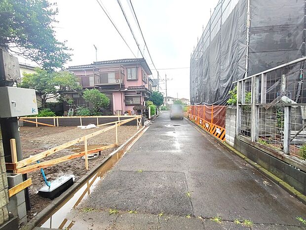 前面道路は通り抜けができないため、交通量が少なく静かな住環境です。 