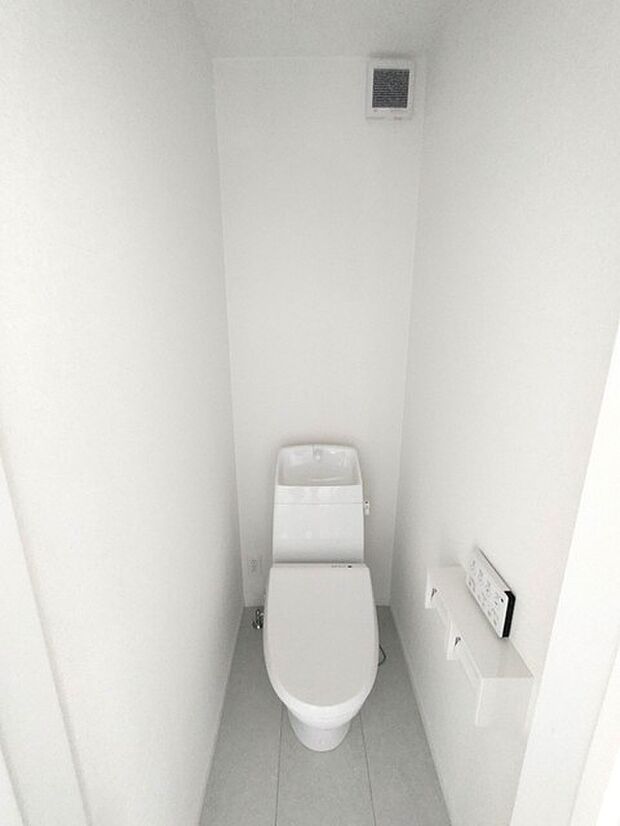 1.2階にそれぞれトレイがございます。朝の混雑時に分散して利用できるほか、ゲスト用としても使い分けることもできます。