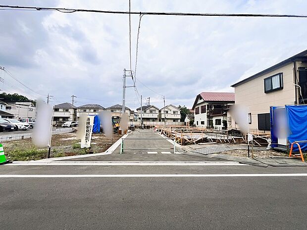 前面道路は通り抜けができないため、交通量が少なく静かな住環境です。