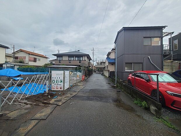 戸建てが立ち並ぶ静かな住宅街。四季折々の移り変わりを感じながら自然と楽しみ、暮らす、そんな毎日を日々の中で感じられる住環境
