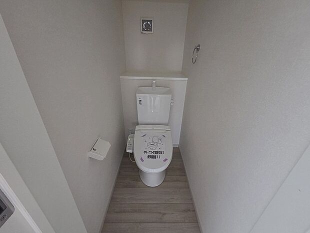 1.2階にそれぞれトレイがございます。朝の混雑時に分散して利用できるほか、ゲスト用としても使い分けることもできます。