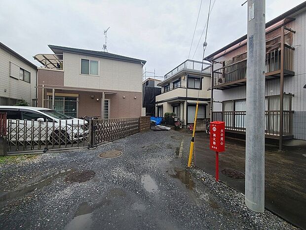 戸建てが立ち並ぶ静かな住宅街。四季折々の移り変わりを感じながら自然と楽しみ、暮らす、そんな毎日を日々の中で感じられる住環境 