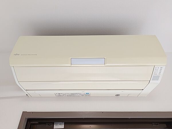 南側の2部屋にエアコン1基ずつ設置済み。そのままご利用いただけます。