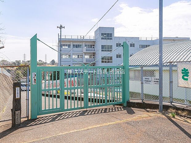 荒幡小学校(890m)