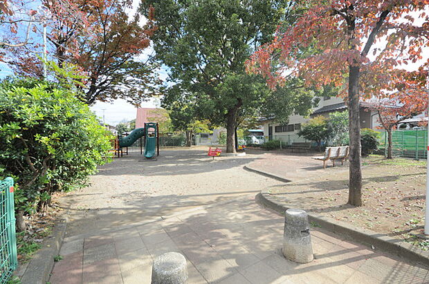 田畑南公園（所沢市）（300m）