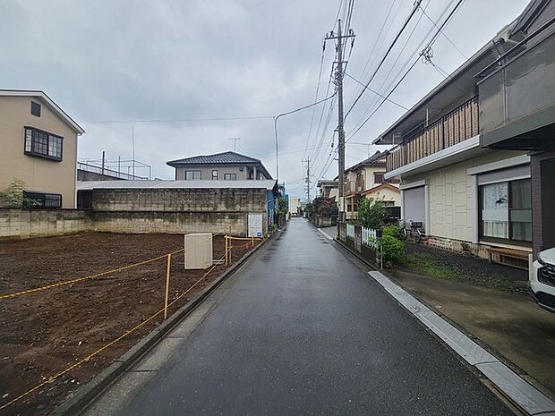 戸建てが立ち並ぶ静かな住宅街。四季折々の移り変わりを感じながら自然と楽しみ、暮らす、そんな毎日を日々の中で感じられる住環境