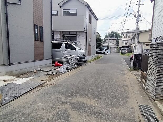 C号棟 東面前面道路(北向き)