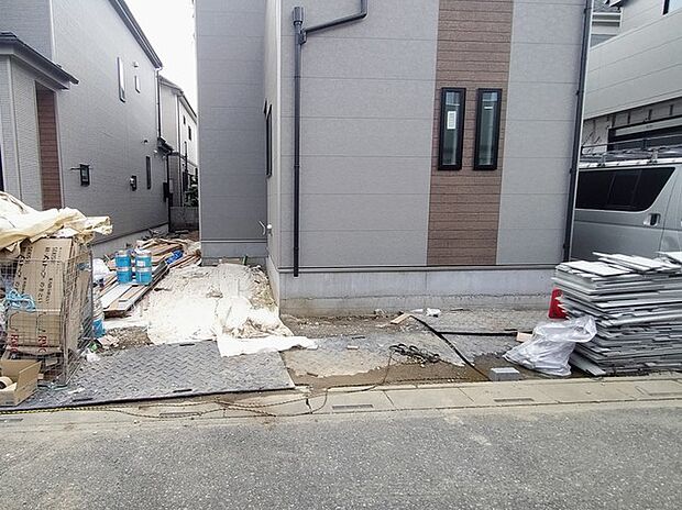 C号棟 東面道路接道部分